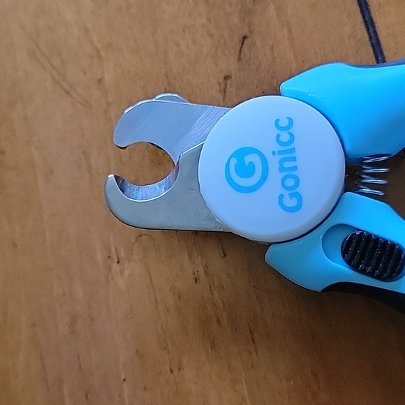 Gonicc Dog & Cat Pets Nail Clippers  and brush set - with Safety Guard - Picture 4 of 7